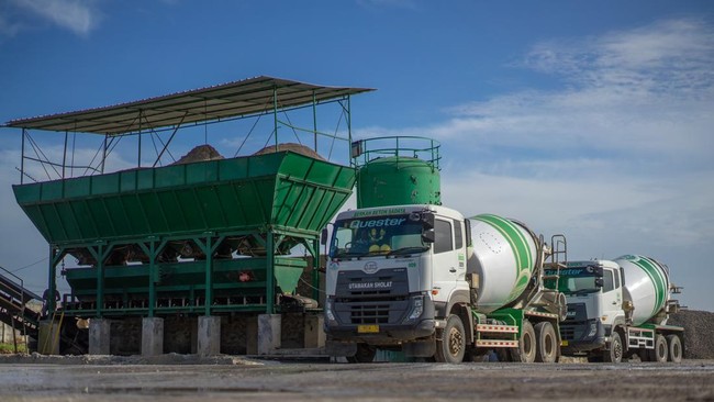 Asep Sulaeman Sabanda merupakan pemegang manfaat akhir atau pengendali dari emiten BEBS. Pria ini juga dikenal sebagai Sultan Subang berkat bisnis peternakan.