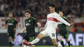 MU Bersaing dengan Madrid Rekrut Wonderkid Stuttgart