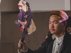 Mahasiswa ITS Berdarah Tionghoa Ini Jadi Dalang, Bisa Mainkan Wayang Tiga Bahasa