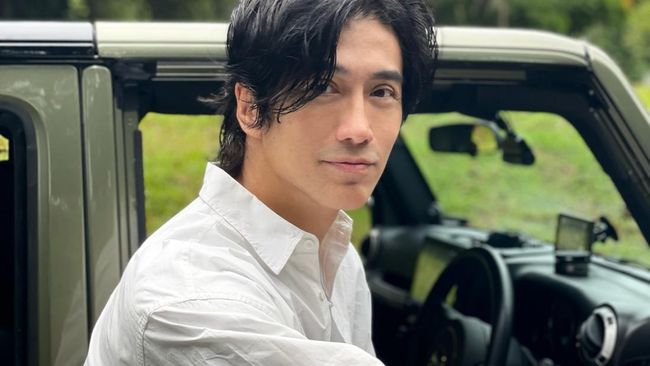 Jadi Pria Paling Awet Muda, 7 Potret Chuando Tan Ultah ke-60 Wajah bak 30 Tahun