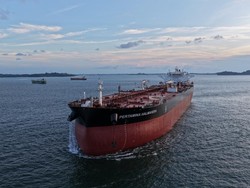 Pemerintah Indonesia Lobi Iran agar Kapal Pertamina Lewati Selat Hormuz