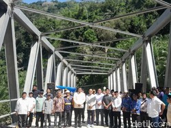 Gubsu Bobby Resmikan Jembatan Aek Sipange di Tapsel: Membangun ke Dalam