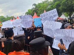 Puluhan Mahasiswa Bondowoso Demo Bupati Soal APBD Tak Proporsional