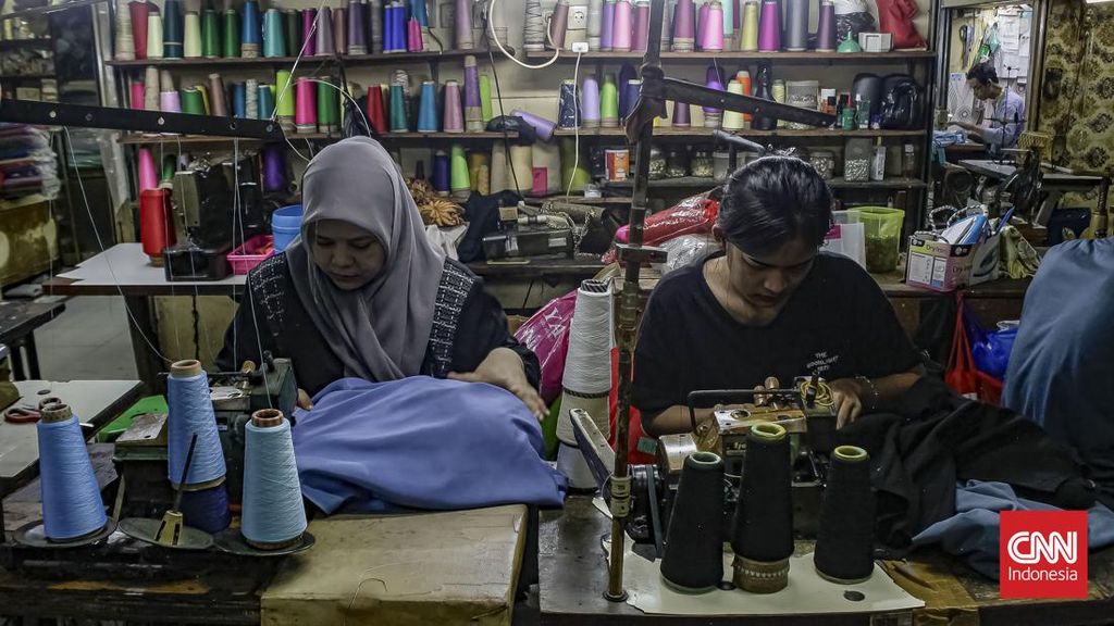 FOTO: Banjir Orderan Para Penjahit di Ramadan dan Jelang Lebaran 2026