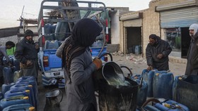 Panik Krisis Energi, Warga India Serbu SPBU dan Borong BBM