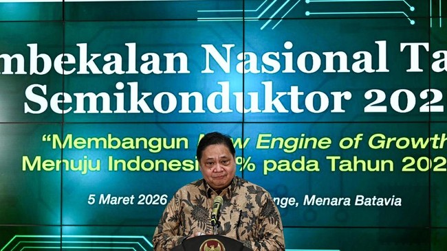 Airlangga menyampaikan pemerintah masih terus memantau perkembangan situasi global sebelum mengambil langkah lanjutan.