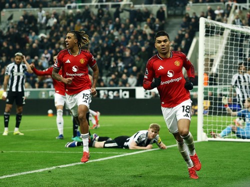 Pemain MU Angkat Bicara: Skuad Kompak 'Tuntut' Casemiro Bertahan