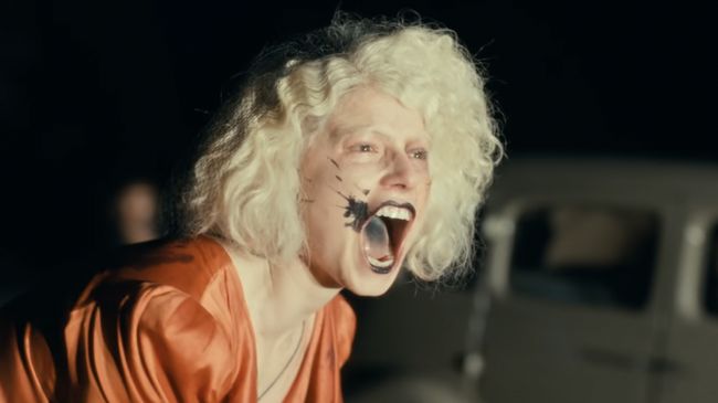 Maggie Gyllenhaal mengakui harus berkali-kali menguji konten kekerasan seksual yang dalam film terbarunya, The Bride!.