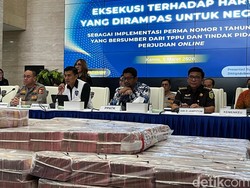 Penampakan Gunungan Uang Rp 58 M dari 16 Kasus Judol yang Disita Bareskrim