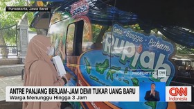 VIDEO: Diserbu Warga! Antrean Panjang Tukar Uang Baru Jelang Lebaran