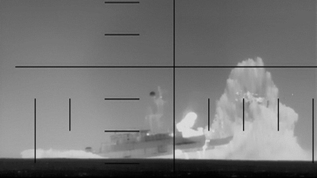 Kapal selam AS tembak torpedo ke kapal fregat Iran hingga tengelam di perairan dekat Sri Lanka, puluhan awak tewas.