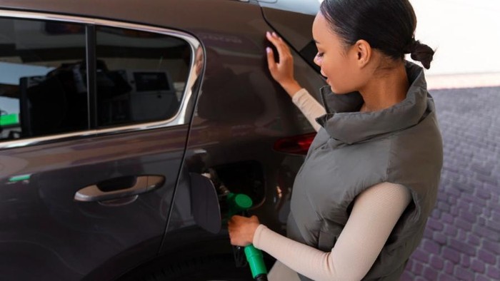 7 Tips Hemat Bensin saat Harga BBM Naik dan Stok Langka