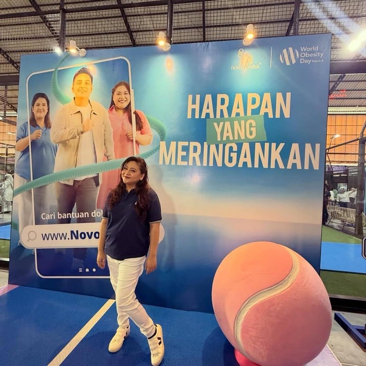 <p>Audy menunjukkan beberapa foto perubahan berat badannya usai menjalani diet. Hanya dalam waktu satu minggu, Audy sudah berhasil menurunkan berat badannya. Penurunan berat badan ini terus dialaminya di minggu-minggu berikutnya. Baru-baru ini saat hadir di sebuah acara, penampilan Audy bikin pangling karena terlihat lebih langsing. (Foto: Instagram @audyitem)</p>