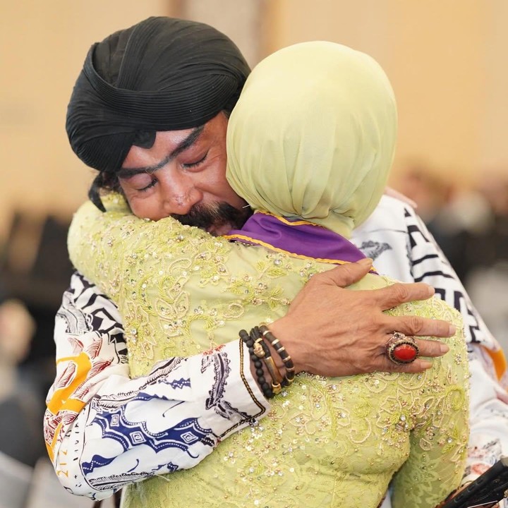 <p>Cecil mengungkap bahwa pencapaiannya hingga bisa meraih profesi dokter ini tak lepas dari dukungan keluarga dan orang tuanya. "Semua kerja keras saya selama 6,5 tahun terakhir tidak berarti apa-apa dibandingkan dengan doa-doa tanpa henti dari orang tua saya. Berdiri di sini hari ini, saya menyadari bahwa momen ini dibangun atas dukungan keluarga saya, lebih dari sekadar kekuatan saya sendiri. Saya akan membawa rasa syukur ini ke setiap langkah selanjutnya," tulisnya di Instagram. (Foto: Instagram @cecilliagina)</p>