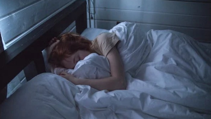 Ciri kepribadian orang yang mematikan lampu saat tidur. Mereka orang yang sensitif/Foto: pexels.com/Ivan Oboleninov