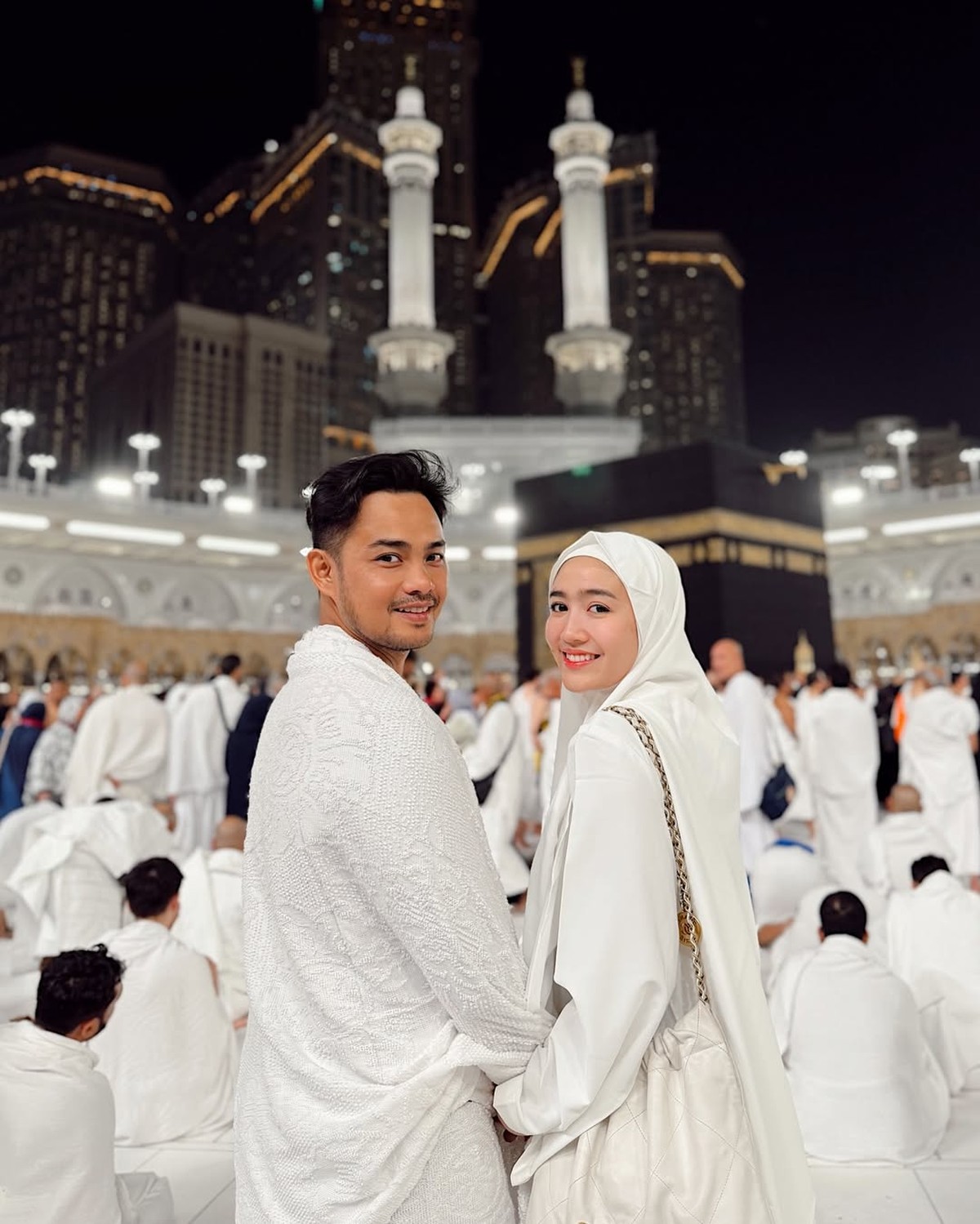 Febby Rastanty Umrah Perdana Bersama Suami