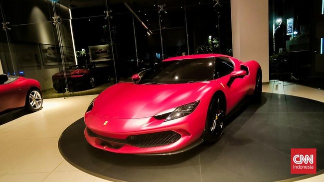 Ferrari Showroom di Jakarta, satu-satunya di Indonesia, menawarkan berbagai model Ferrari bekas yang bisa jadi pilihan buat konsumen baru.