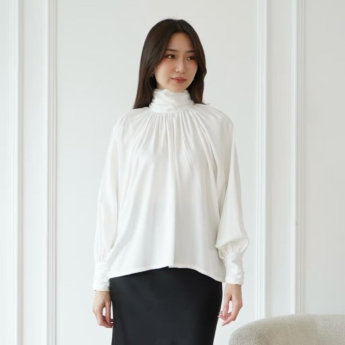 Get The Look: ide outfit bukber bernuansa earth tone ala Vebby Palwinta