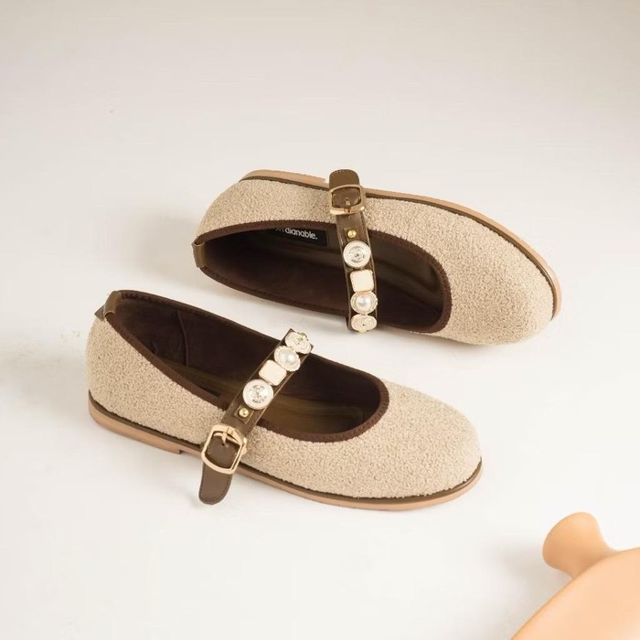 Get The Look: ide outfit bukber bernuansa earth tone ala Vebby Palwinta