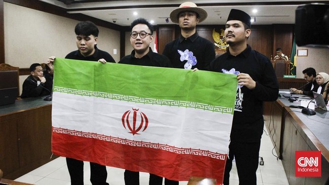 Kejagung tengah mengkaji opsi pengajuan kasasi terhadap vonis bebas yang diterima Direktur Eksekutif Lokataru, Delpedro Marhaen cs.