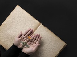 5 Amalan Malam Nuzulul Quran yang Bisa Dilakukan di Rumah dan Jadwalnya