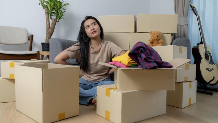 Ilustrasi Menimbun Barang