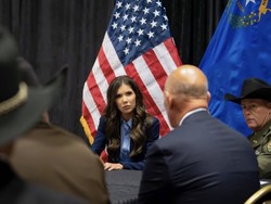 Menteri Wanita Ini Didesak Jawab Isu Selingkuh dengan Penasihatnya