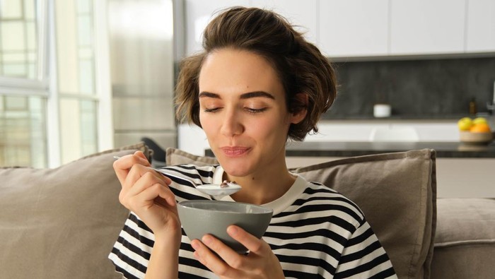 7 Makanan yang Pantang Dikonsumsi agar Tetap Awet Muda di Usia 40-an