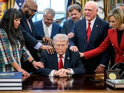 Viral Video Trump Didoakan Para Pendeta Saat Perang Iran-AS