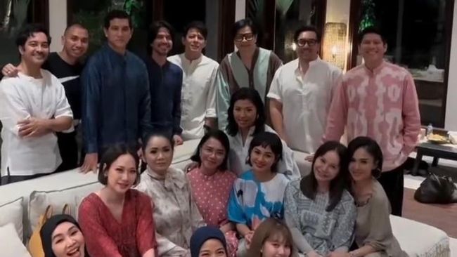 Ada BCL-Yuni Shara, 7 Momen Para Musisi Tanah Air Bukber di Rumah Ariel NOAH