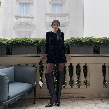 Chic dan Stylish! Intip 5 Potret Park Gyu Young Saat Menghadiri Gucci Fashion Show di Milan