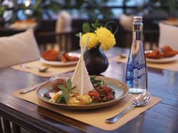 7 Tempat Makan Enak di Jakarta Pusat yang Bukber Friendly