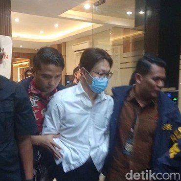 Agama Richard Lee Kini Dipertanyakan, Pengacara: Mualaf Tidak Ditentukan Sertifikat