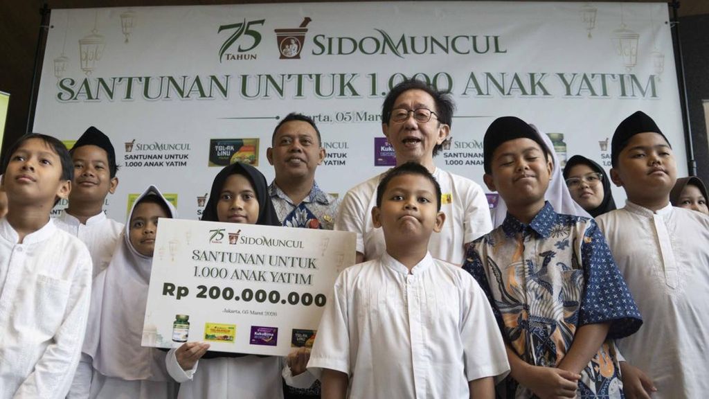 Sido Muncul Beri Santunan Rp200 Juta untuk 1.000 Anak Yatim di Jakarta