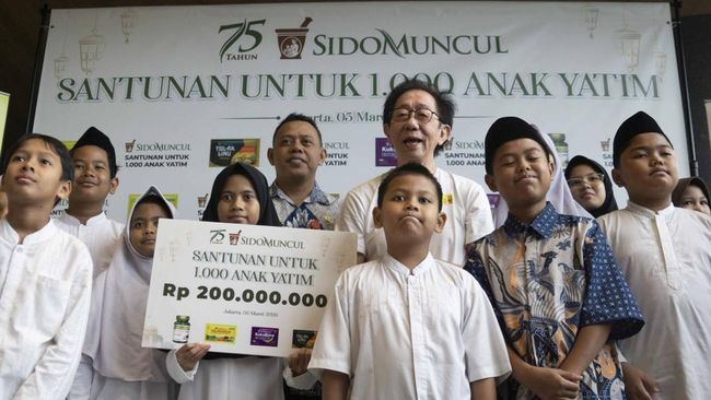 Sido Muncul salurkan bantuan senilai Rp200 juta kepada 1.000 anak yatim pada Kamis (5/3) di Jakarta Selatan.