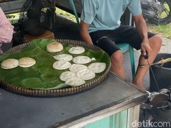 Empuk Gurih Serabi Kampung Jadi Takjil Favorit di Bojonegoro