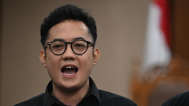 Delpedro Marhaen dari Lokataru Foundation menilai kasasi JPU terhadap putusan bebasnya melanggar hukum. Ia minta DPR panggil jaksa terkait.