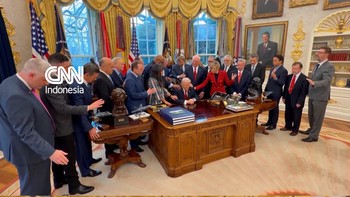 Momen Trump Didoakan Sekelompok Pendeta di Gedung Putih