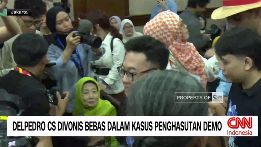 VIDEO: Delpedro Cs Divonis Bebas dalam Kasus Penghasutan Demo