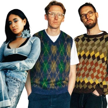 Lirik Lagu Location Unknown - HONNE feat. NIKI