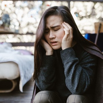 7 Perilaku Diam-Diam yang Dilakukan oleh Perempuan Tidak Bahagia