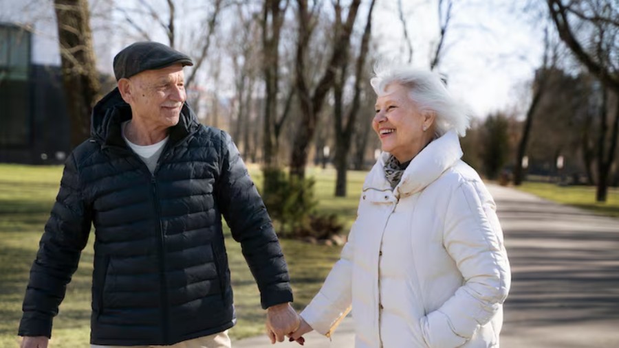 Ilustrasi usia senja