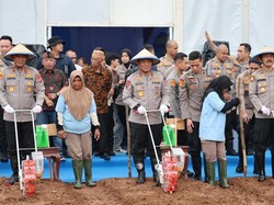 Wujudkan Swasembada Pangan, Polda Metro Tanam Jagung di Lahan 50 Ha Bekasi