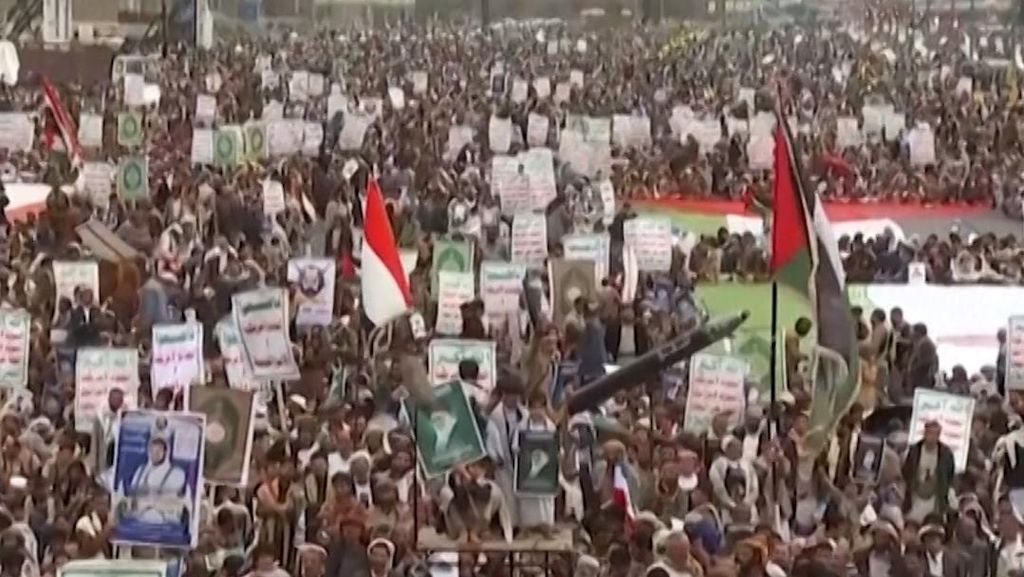 Ribuan Pendukung Houthi Gelar Aksi Solidaritas untuk Iran-Lebanon