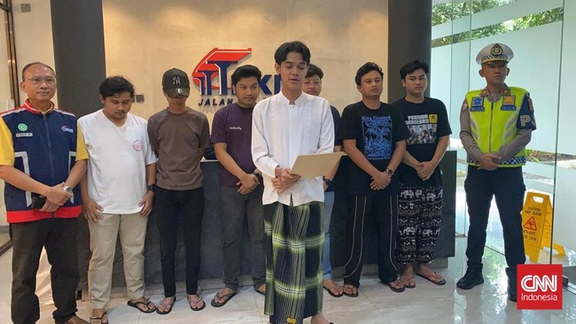 Kasat Lantas PJR Ditlantas Polda Metro Jaya menyatakan pihaknya memberikan teguran lisan terhadap enam pengemudi yang lakukan aksi zig-zag di Tol Becakayu.