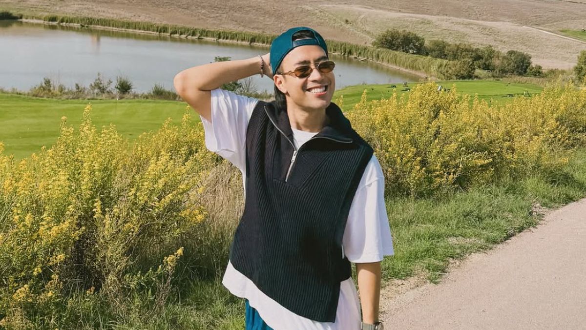 Keluarga Donasikan Pakaian Vidi Aldiano ke Panti Asuhan