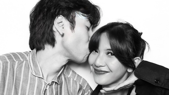 5 Fakta Perjalanan Cinta Vidi Aldiano dan Sheila Dara 