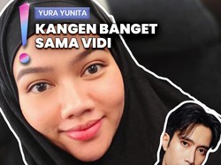Video: Ungkap Rasa Rindu, Yura Yunita Tulis Doa untuk Vidi di Depan Kabah