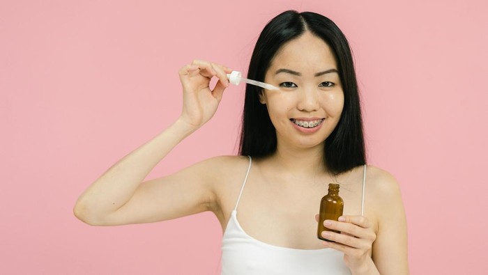 5 Langkah Skincare Malam untuk Kulit Kering