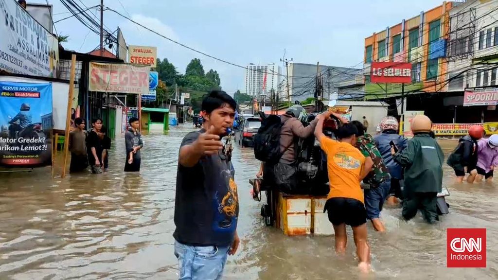 Banjir di Tangerang, Sejumlah Kendaraan Mogok